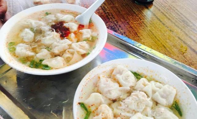 「馄饨」美国夫妻来中国，下决心点了两碗馄饨，结账时陷入迷茫：没算错？