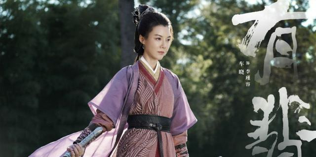 「王一博」《有匪》主角晒自拍照，王一博把大家都拍糊了，还笑的如此开心！