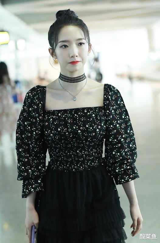李冰冰|孟美岐一身黑西装出席迪奥活动，这是李冰冰给出的资源置换？
