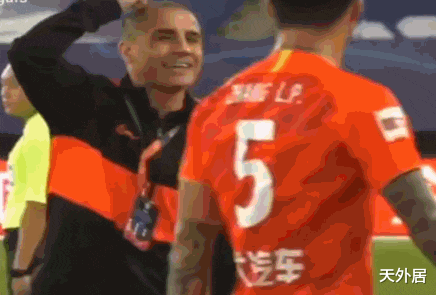 张琳芃|张琳芃一脚踢醒国足美梦：没好中场后卫，再多归化前锋都白搭！