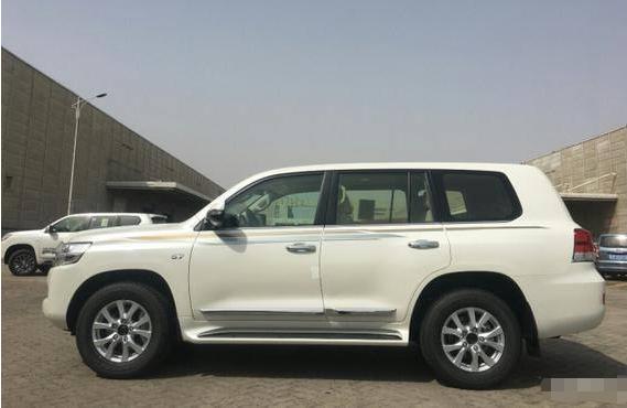 兰德酷路泽|国六版酷路泽登场，价格直降40万，真的是市场逼的吗？