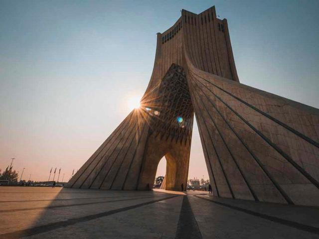 伊朗|伊朗正式用人民币替代美元，计划从德国运现钞后，事情又有新变化