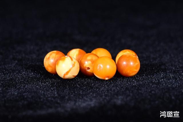 『蜜蜡』“一石多卖”蜜蜡为何“双标”？这其中是商家作怪还是另有缘由？