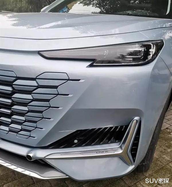 长安汽车|长安又一款高端新车现身，科幻颜值配液晶仪表，最大233匹马力