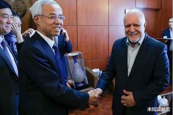 『央行』美国霸权，伊朗石油“大甩卖”无人敢买，我国除外