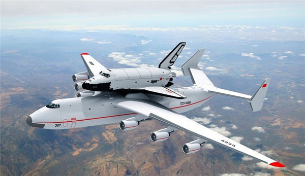 「安-225」美国70名专家秘密潜入乌克兰，安-225技术不保？专家：白跑一趟