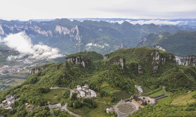恩施大峡谷|神秘北纬30度隐藏着长达百公里的峡谷裂缝,地下暗河堪称世界之最