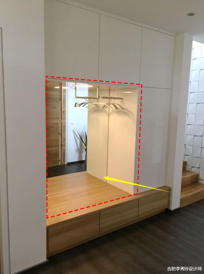 「」后悔玄关装的早，学邻居玄关柜留空一块塞内墙镜子，一下宽敞2倍