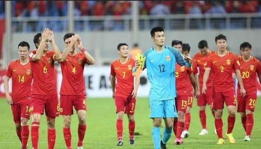 「中国足球」国足将迎来7名归化球员，中国足球将迈向世界级强队，如何评价？