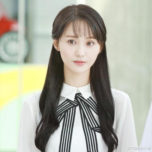 发型|别总披头散发了！今秋流行这4款入秋发型，风格百搭还优雅减龄