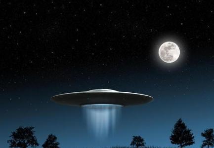 电影霸主：印度天降“红雨”，雨中发现神秘生物，真的是外星文明操控的吗？