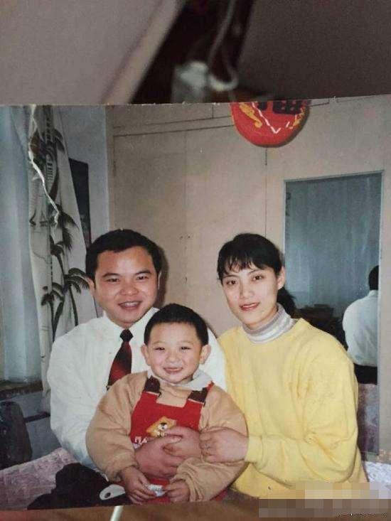 黄子韬|黄子韬爸爸52岁病逝:穷养儿子富养事业,拼一口气给儿子打下江山!