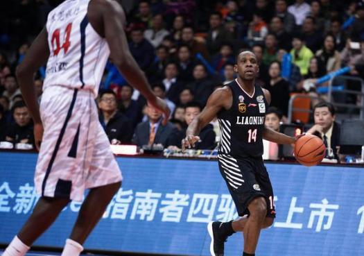 深圳男篮：他是CBA第一外援! 在CBA效力时间最长, 如今退役成深圳教练!
