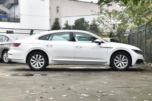 大众CC|开它比雅阁拉风，标配无框门+2.0T，为销量跌至19.68万