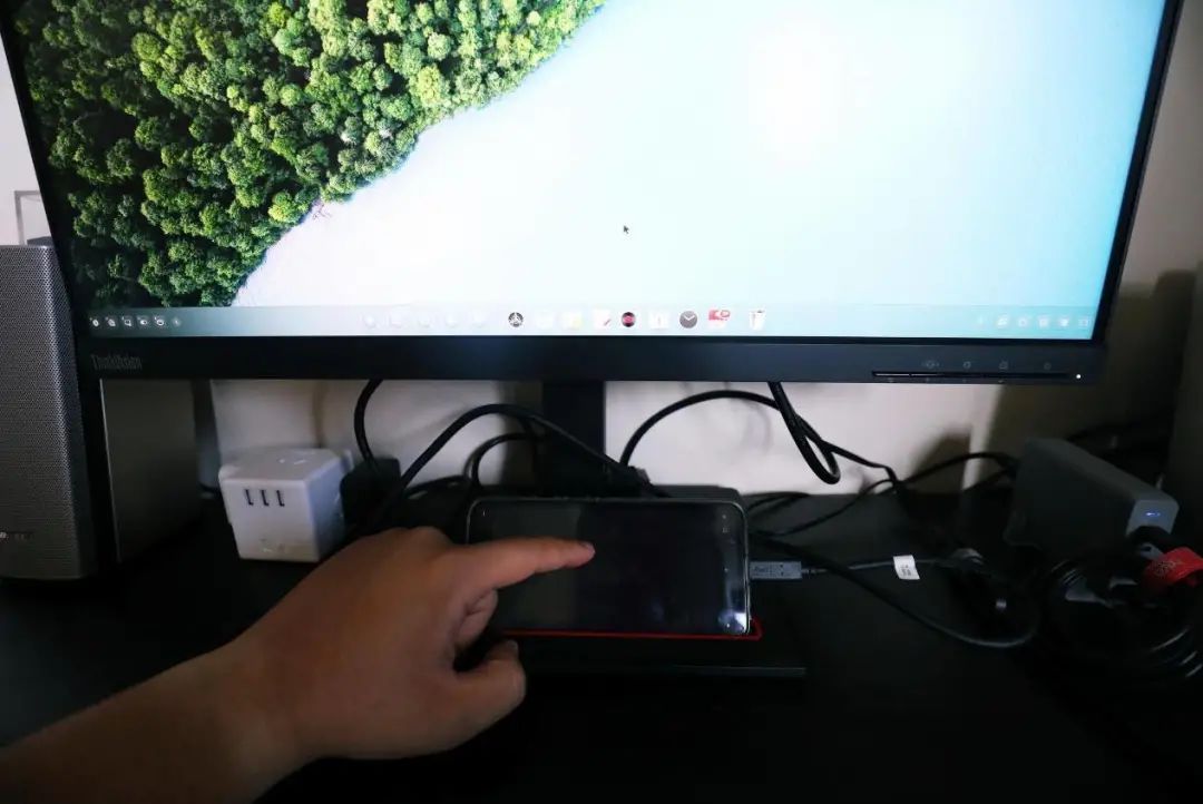 |MacBook Pro扩展显示器及生产力配件布局