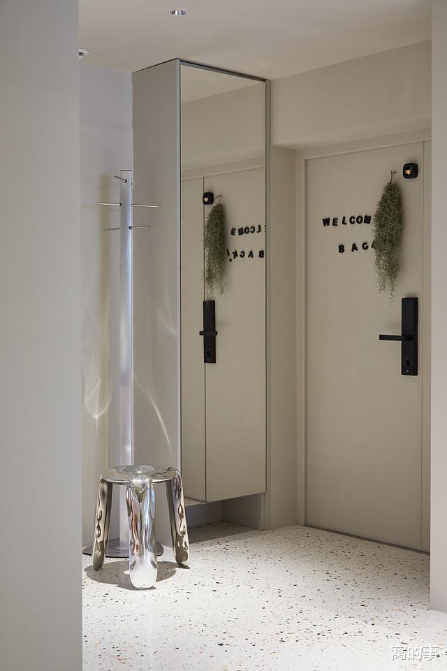 大门|他真有远见，给90㎡新家装满柜子，还能让房子透着精致的高级感