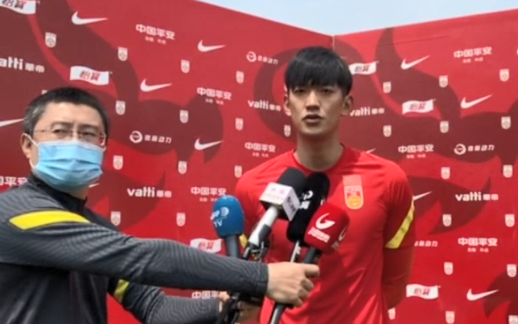 「国安」李铁再次调整国足首发，主力门将归位，锋线换人，队长回归主力