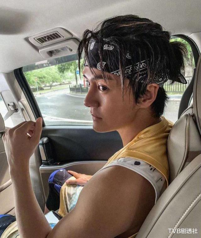 吴克群|吴克群新歌涉及两性敏感话题,尝试放弃不婚主义,与女友感情稳定