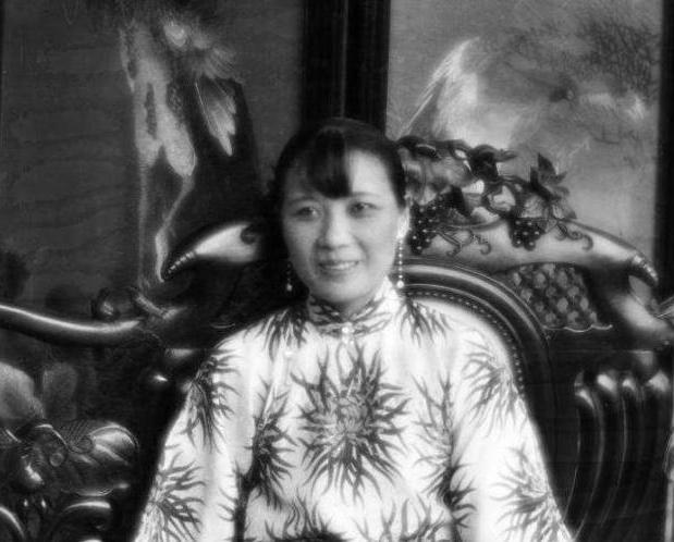 张学良@张学良去世,104岁宋美龄送一花圈,上面4字暴露两人真实关系