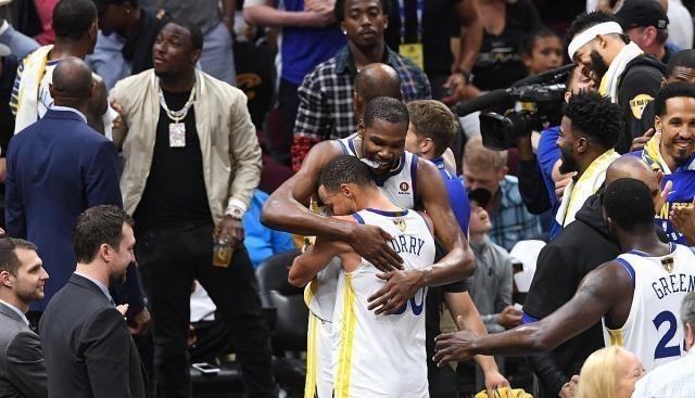 『勇士队』恭喜勇士!两大巨星锋线逼宫求加盟,一人或为乔治,一人众所周知