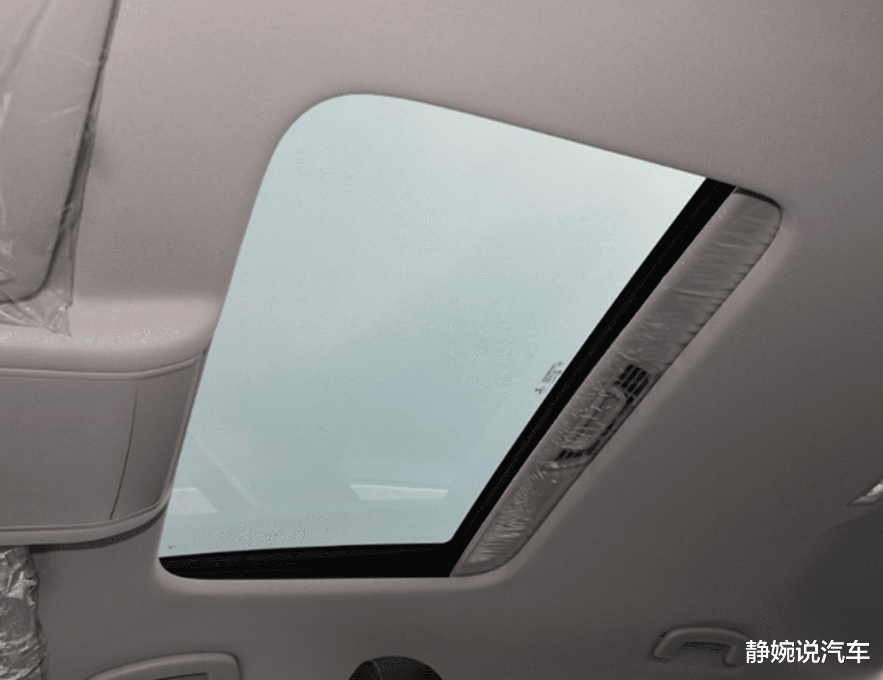 大众帕萨特|大众帕萨特打响“价格战”，一口气跌至12万，真的是被逼无奈吗