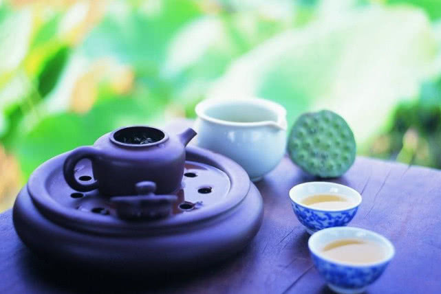 【生肖】恭喜了！下半年，3生肖上有财神附身，下有桃花入命，喜事一大波