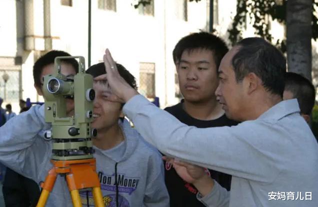 教育部|教育部：二本生建议选这3个专业，竞争率低，毕业后年薪12万