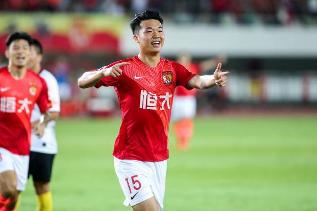 『广州恒大』纸糊的国脚级防线?恒大排出5后卫阵型仍0-3富力,卡纳瓦罗面色铁青