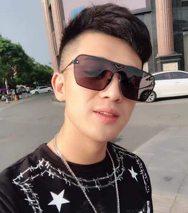 快手视频|还记得快手的五大扛把子吗？四个被封杀，只有他笑到最后身价过亿！