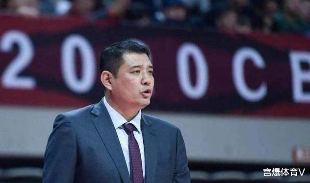 【山东男篮】巩晓彬又遭重创！2米10国字号中锋离队 山东男篮未来堪忧