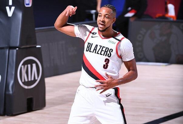 开拓者队|20分惨败!开拓者再遭重创,巴克利承认错误,黑八成笑柄!