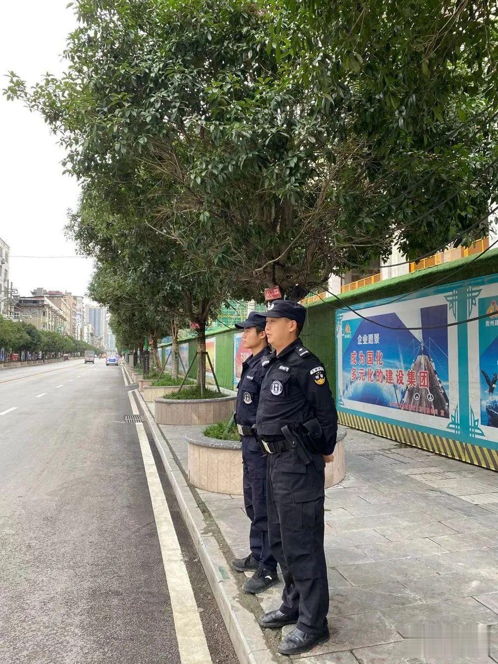 铜仁公安 【你好，警察节】“白天见警察，晚上见警灯”——石阡特警常态化巡逻防控保平安