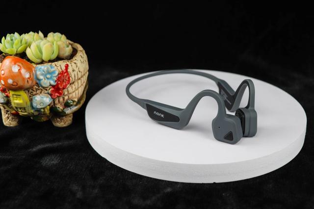 抖音|戴着舒服，音质一般，体验南卡RunnerCC骨传导耳机