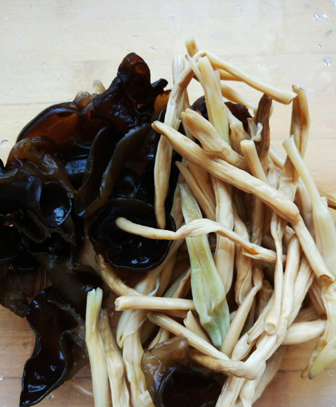 『牛肉面』黄瓜和它最配，鲜香嫩脆，营养价值翻倍。