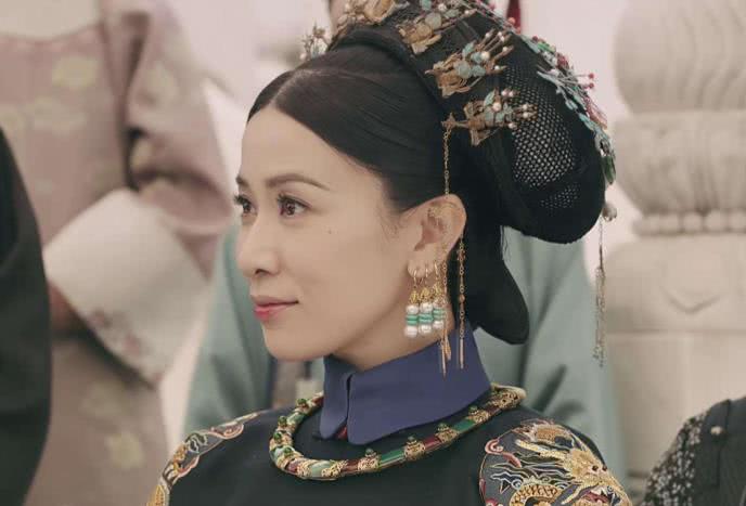 延禧攻略■《延禧攻略》：都是皇后，为何富察皇后头戴绒花，娴妃满头珠宝？