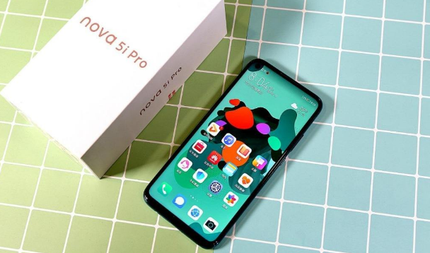 任正非|华为开启清仓模式，中端旗舰跌成千元机，256GB+极点全面屏