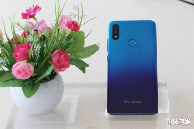 金立|5000mAh大电池手机跌至687元，128GB+6GB，网友：再降也不会要了