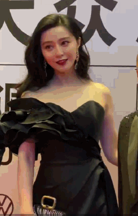 范冰冰|你姐还是你姐，范冰冰阔别两年再走红毯现蚂蚁腰，还是一枝独秀