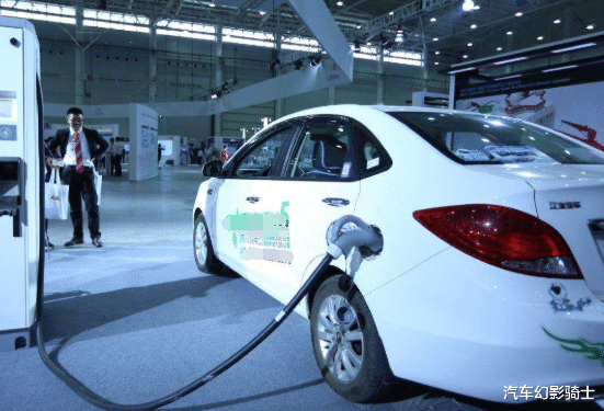 新能源|“双节”高速堵车，揭开新能源最后的“遮羞布”，车主：看走眼了