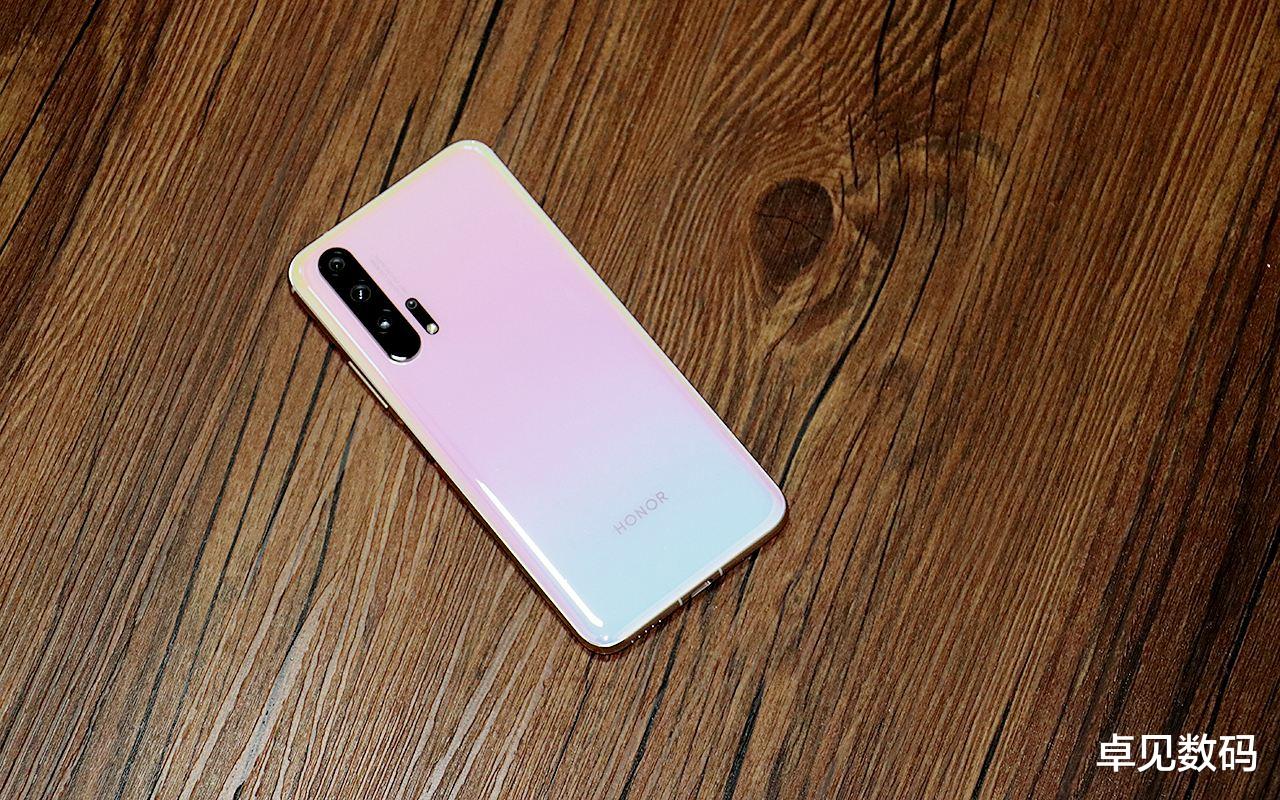 华为荣耀|8+128G下滑1100元，麒麟980果断清仓，还好没买早！