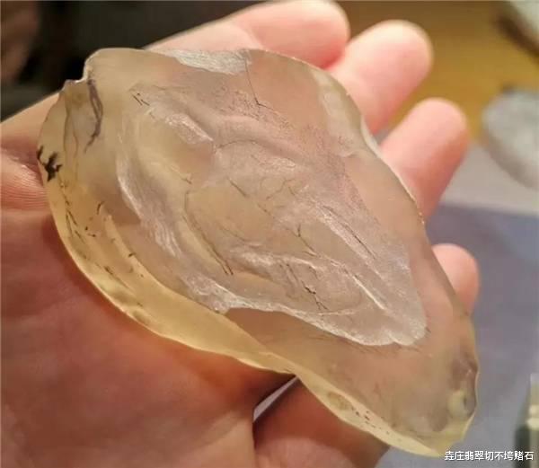 橄榄核■这才叫价值不菲！买翡翠原石就该买这样的！
