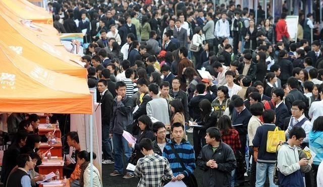 教师|这个行业将成为“香饽饽”，国家已明确涨工资！将会有大量人涌进