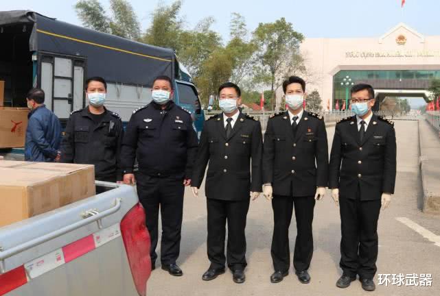 「越南」见中国大米储备充足，越南决定出口，30万吨大米滞留港口开始变质