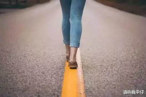 衰老@女人老不老，看脚就知道？若脚上没有3个表现，恭喜你还年轻！