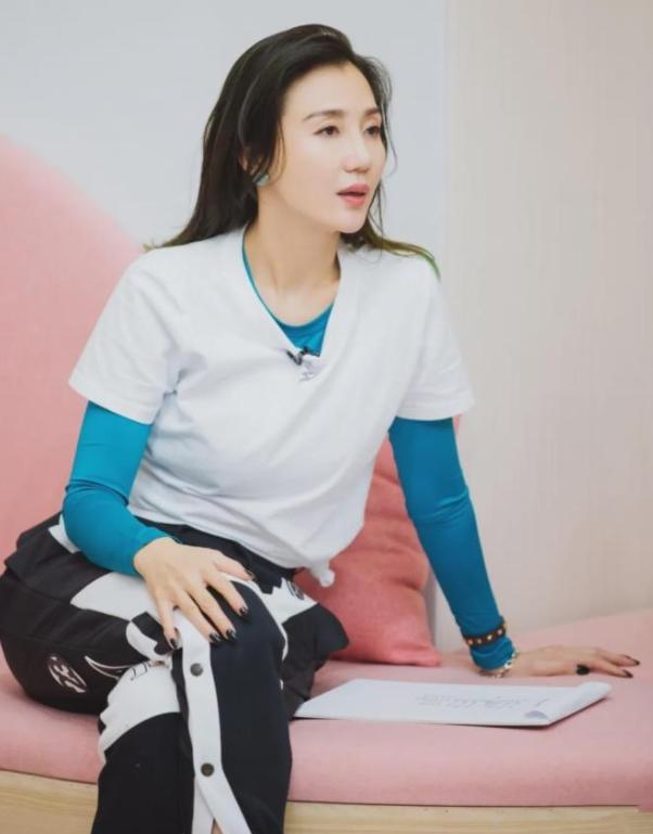 「阿朵」自曝要同时交4个男朋友才满足的阿朵，太猛了