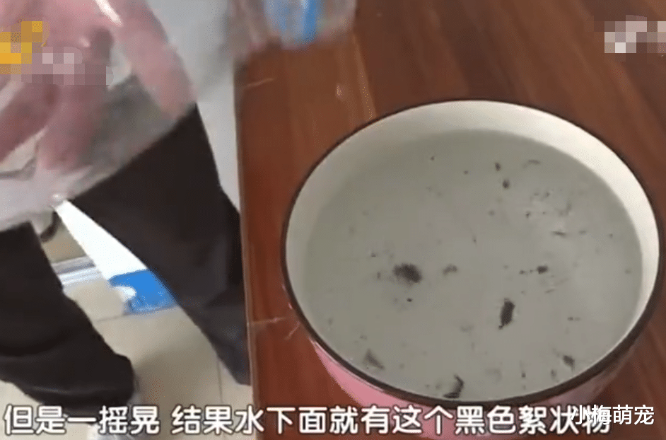 脑供血不足：买55箱苏打水，喝完后出现腹痛腹泻，记者上门了解，男子怒了