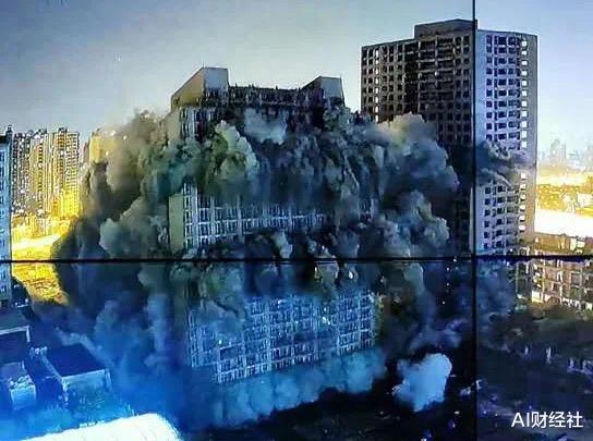 「官宣」上海4栋百米高楼爆破,两富豪经手烂尾20年,宝能接盘再砸300亿
