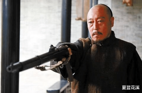 [机枪]这个人发明了一件新式武器，如果当时献给国家，中国必成世界第一