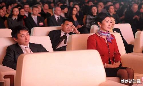 王健林|曾是万达董事，今却帮助王健林减轻债务，还帮王思聪解了围？