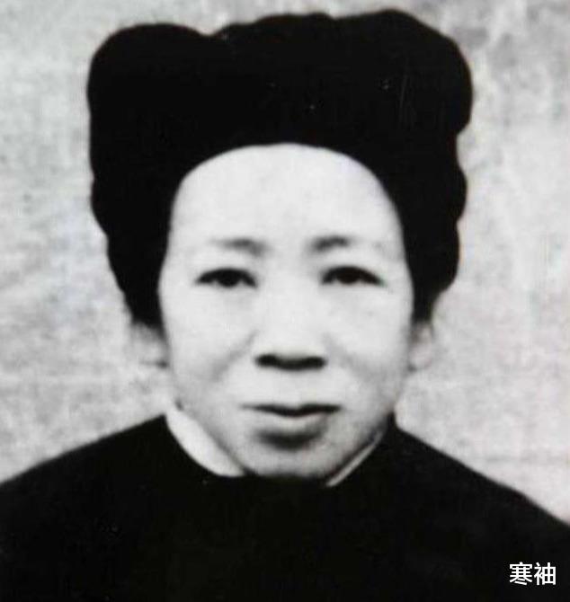 河北：河北一位老妇去世，儿子打开床底木箱后发现：国家欠她3500斤粮食